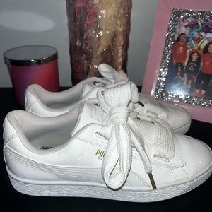 Womens white pumas
